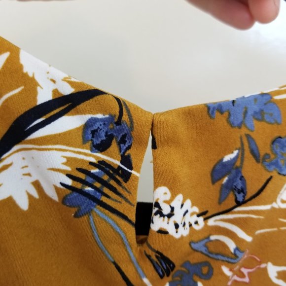 Ivanka Trump Women's size Small Sleeveless Blouse - Picture 5 of 11